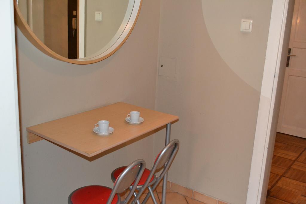 Goldfisch Apartment Hoher Markt Viena Quarto foto