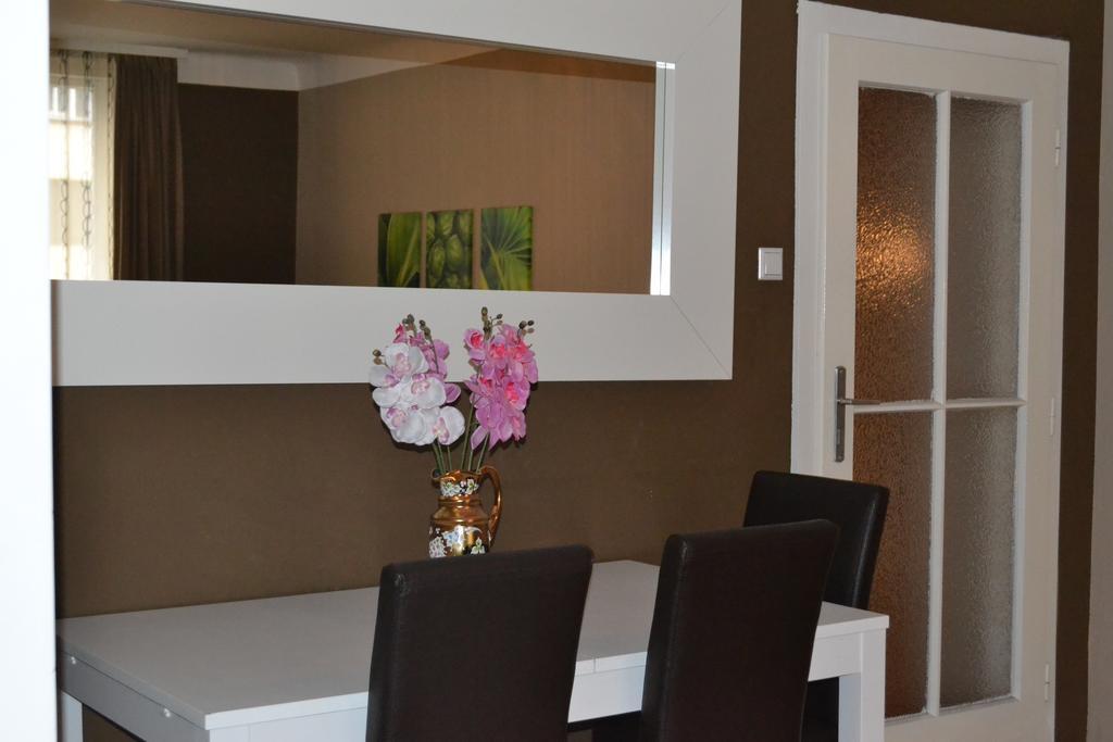 Goldfisch Apartment Hoher Markt Viena Quarto foto