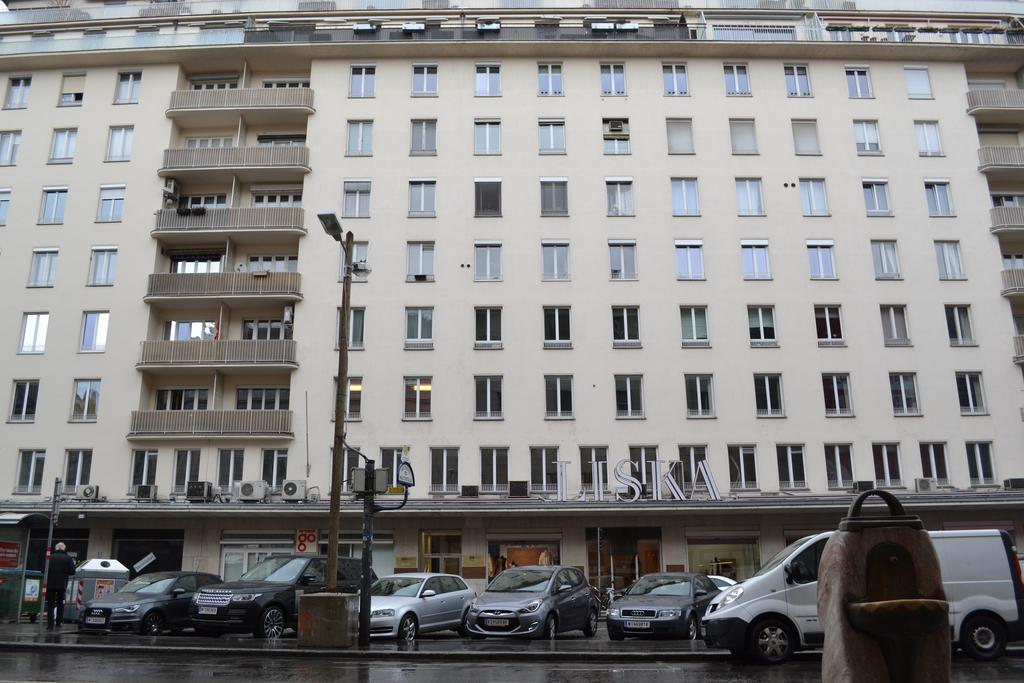 Goldfisch Apartment Hoher Markt Viena Quarto foto